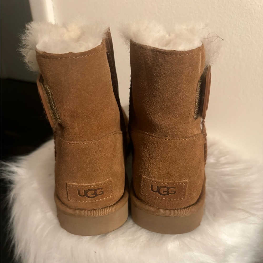 Ugg Mini Bailey Logo Strap Chestnut Boots - Picture 3 of 5